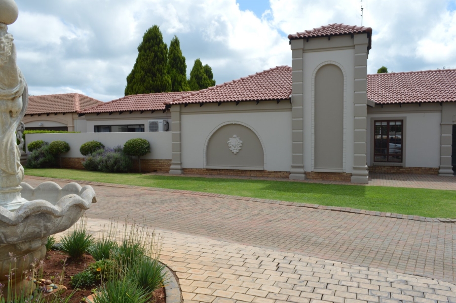 3 Bedroom Property for Sale in Flamwood North West